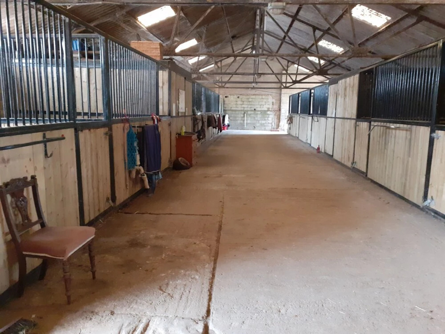 Glamping in Wiltshire the Green Knoll is a Charm