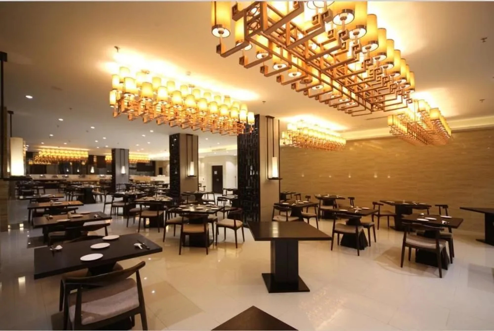 Dongfang Xuanyi Holiday Hotel