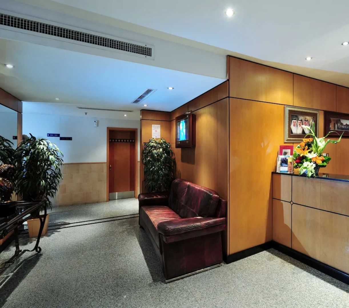 Elite Five Apartments