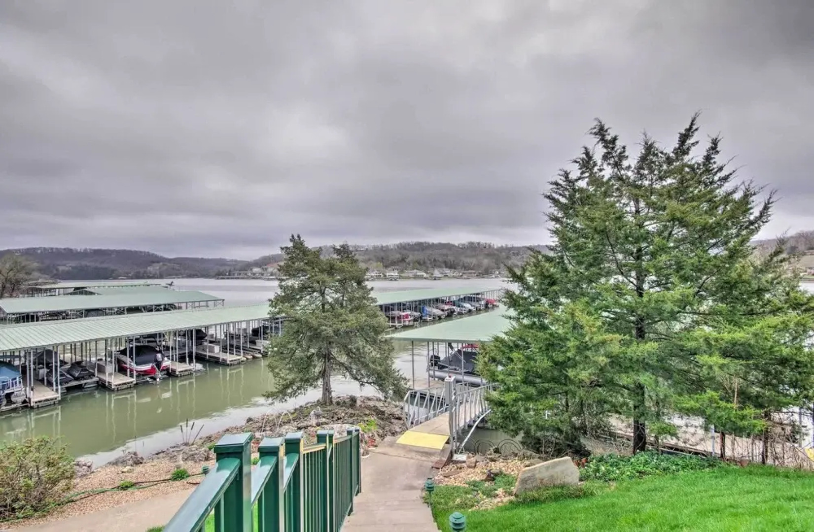 Spacious Lakefront Condo w/ Views in Camdenton!