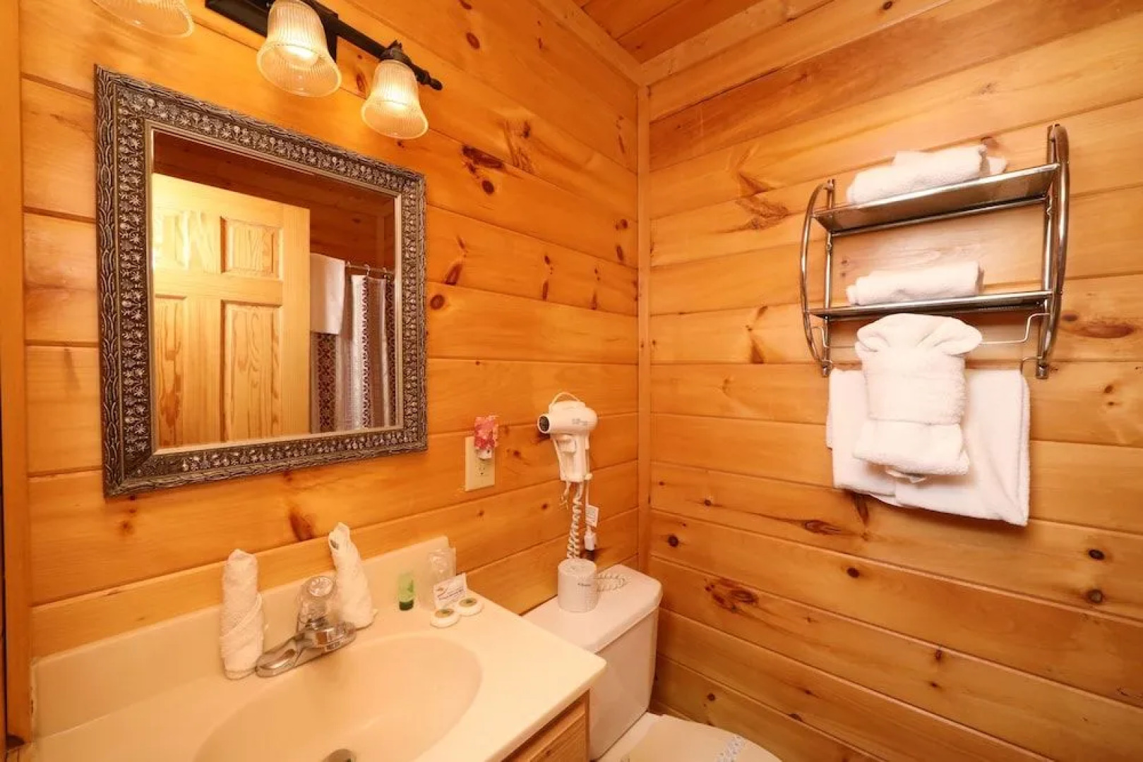 Blessed Nest - Four Bedroom Cabin