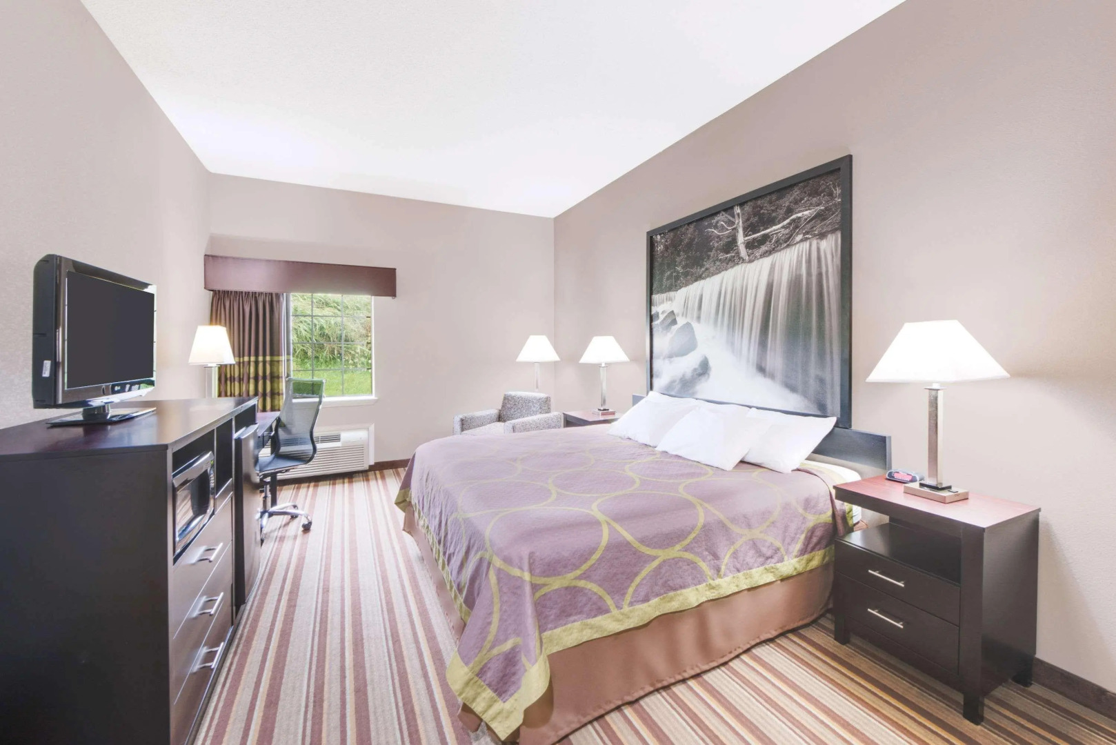 Super 8 by Wyndham Monett