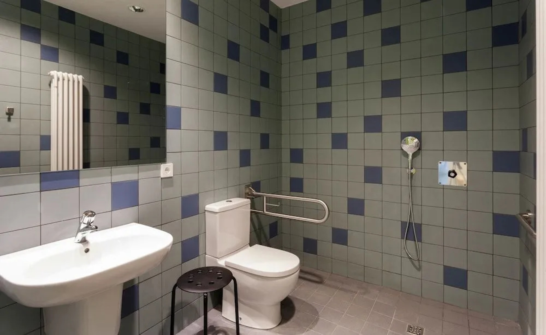 Youth Hostel Non Stop Inn by IrriSarri Land