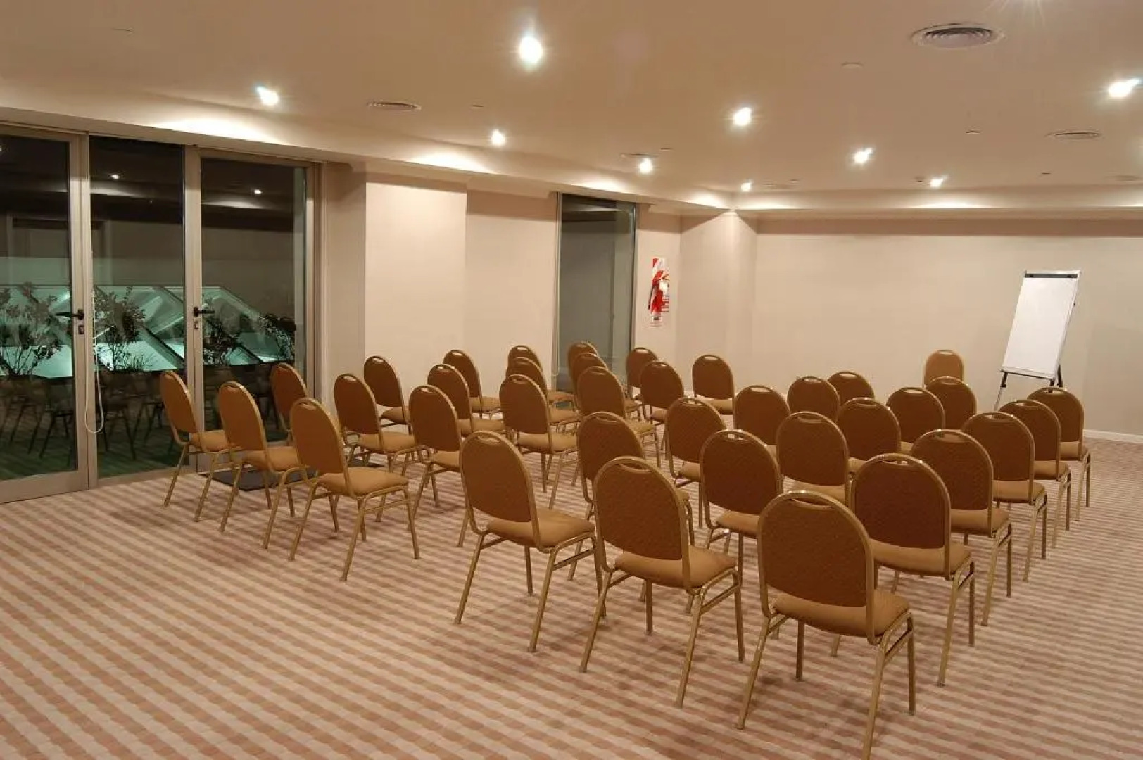 Howard Johnson by Wyndham Sierras Hotel and Casino