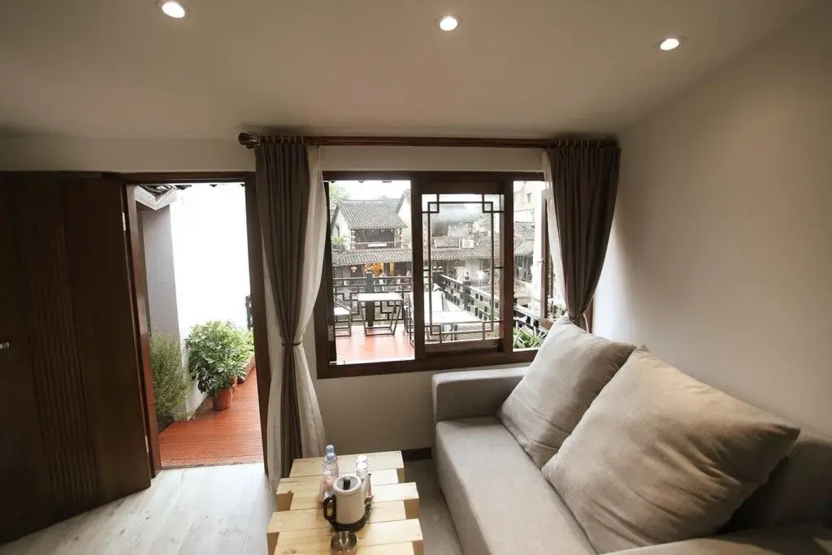 Xitang Hua Tian Hotel