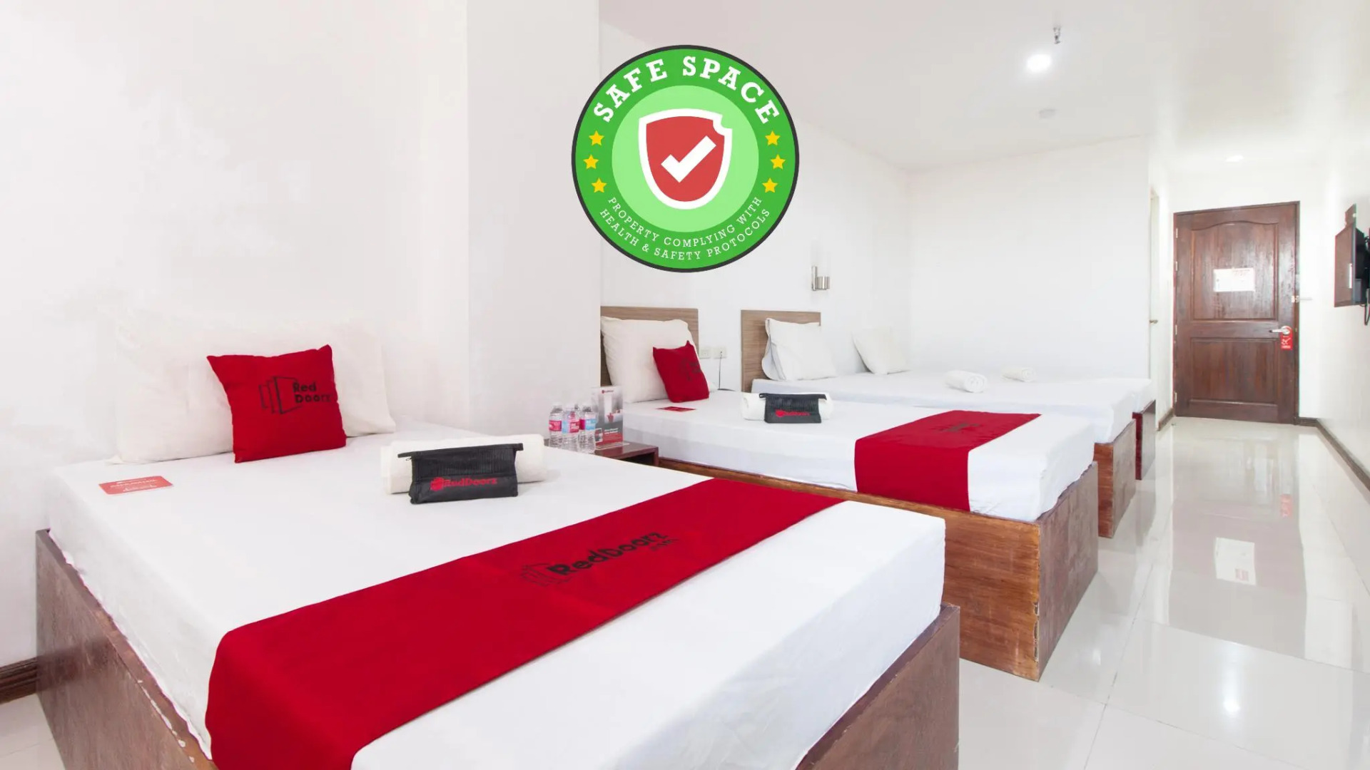 RedDoorz Plus near Vigan City Commercial Center