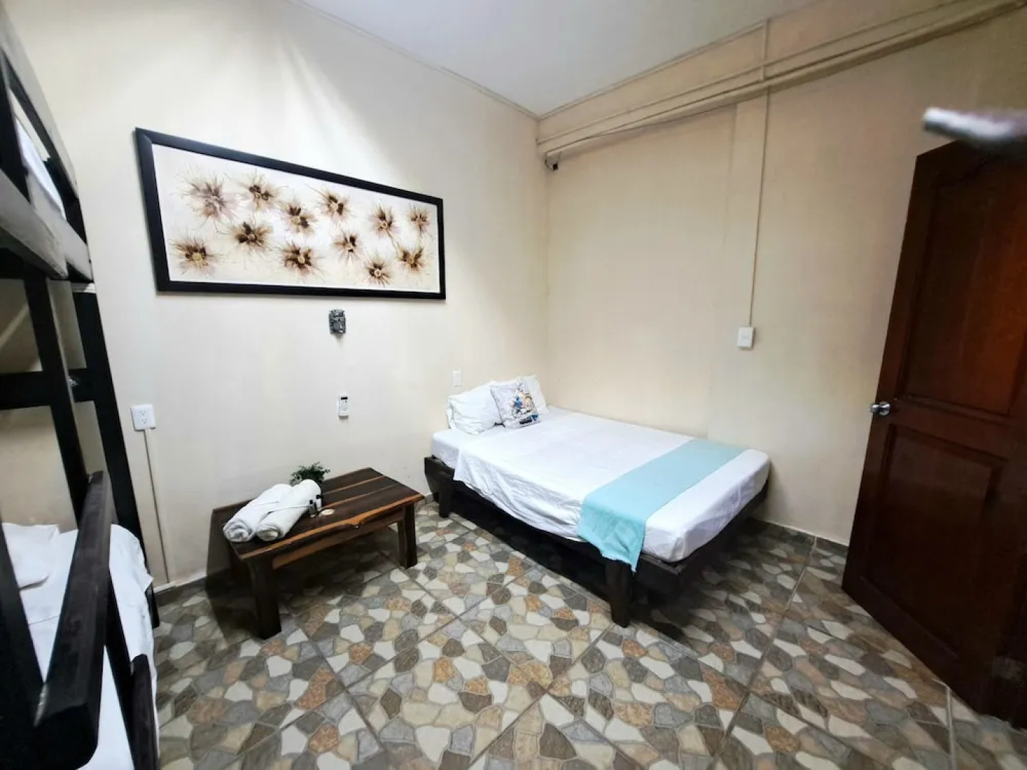 Maha Sand Suites Hostel & Hotel