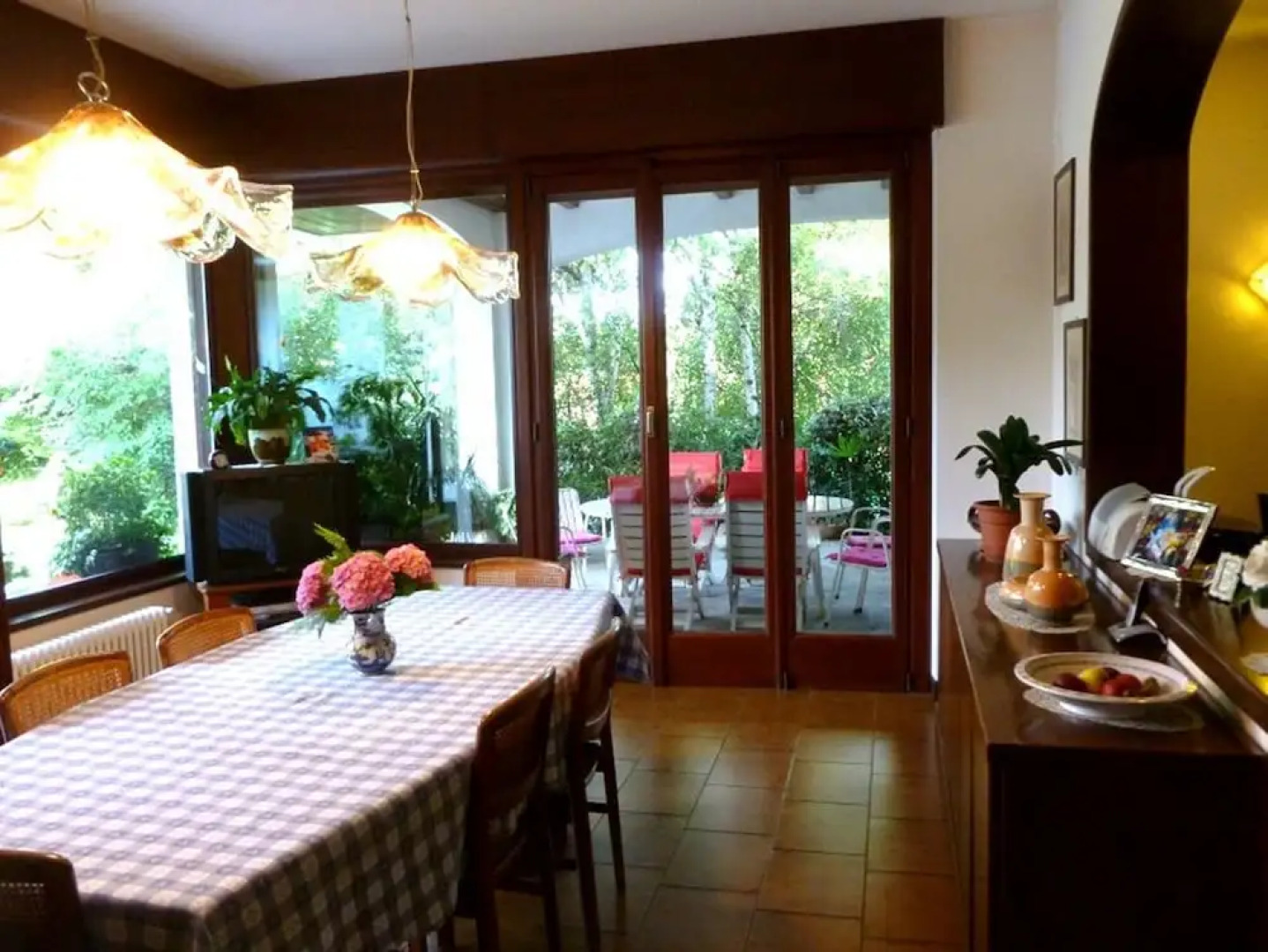 Villa con piscina per soggiorni estivi