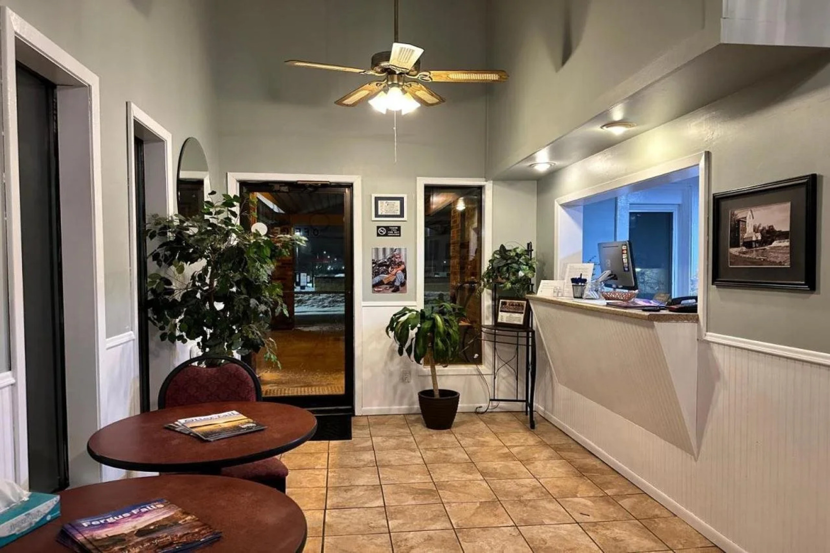 Super 8 By Wyndham Fergus Falls