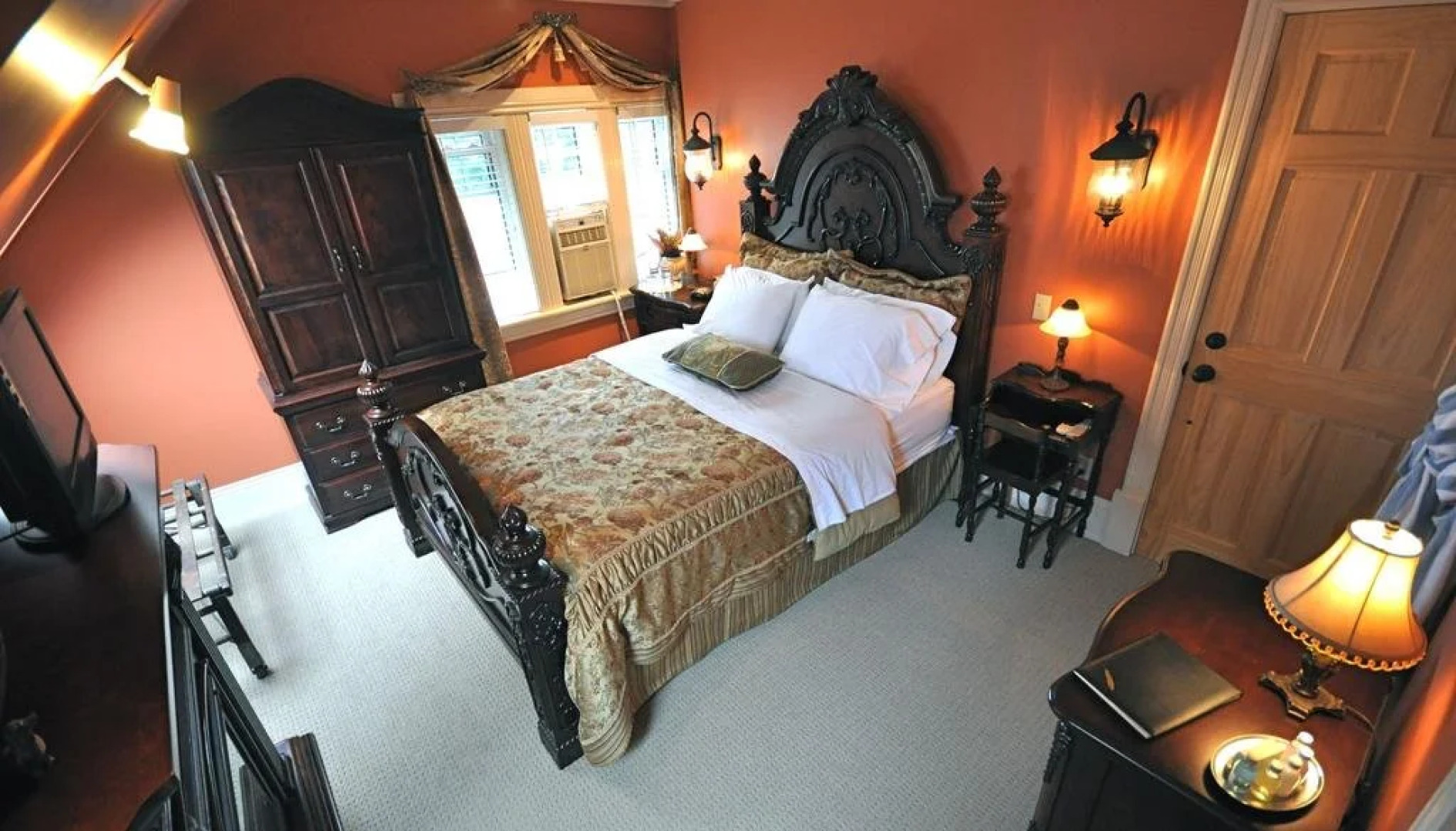 Creighton Manor Inn Bed & Breakfast