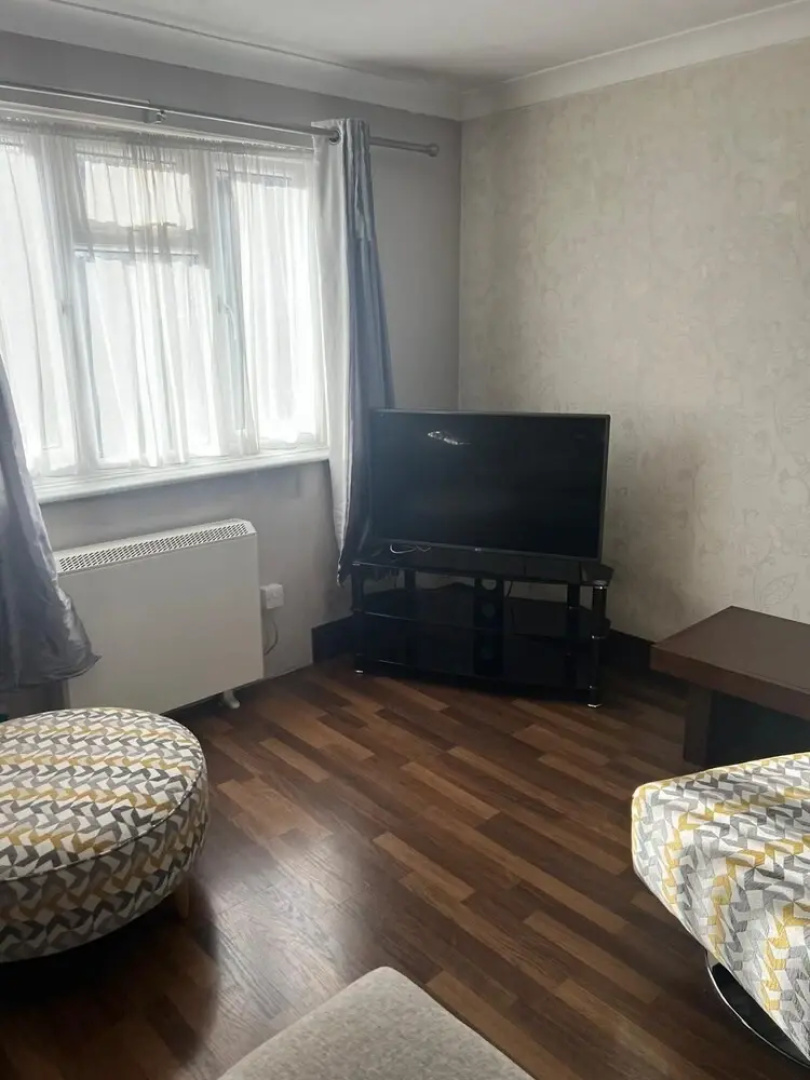 Beautiful 2-bed House in Grays
