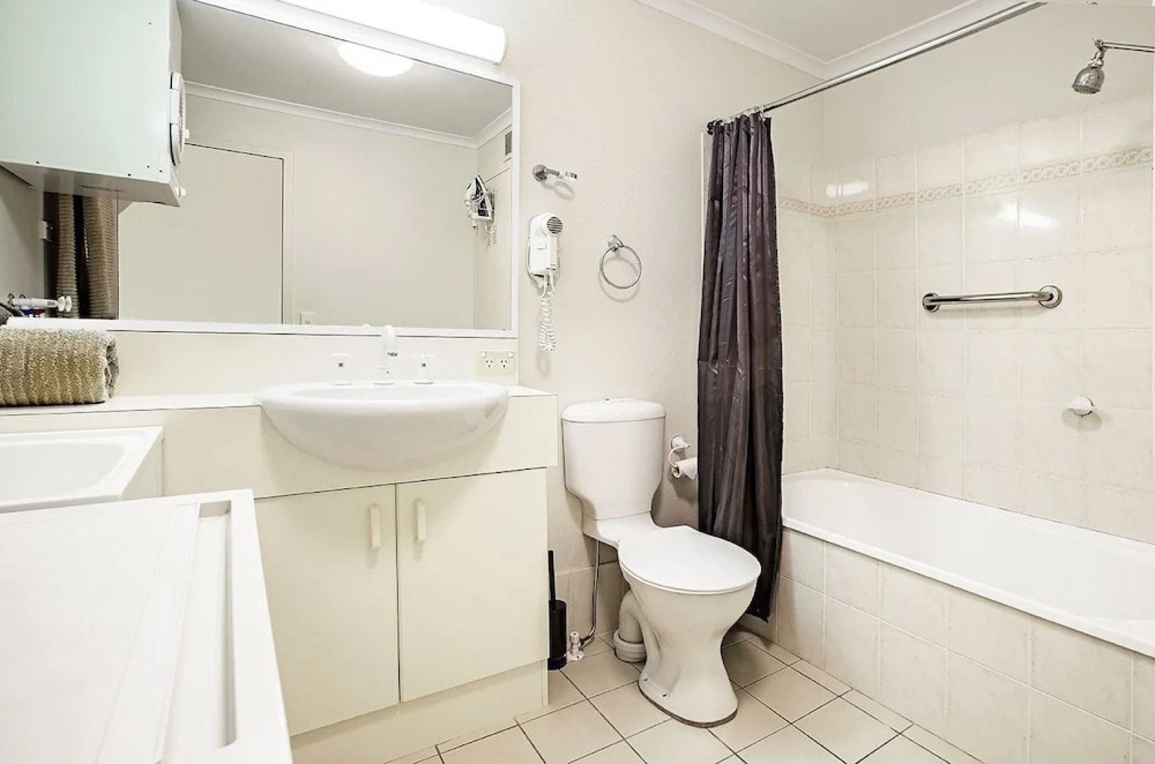 Horizons 216 - Lake Jindabyne Waterfront