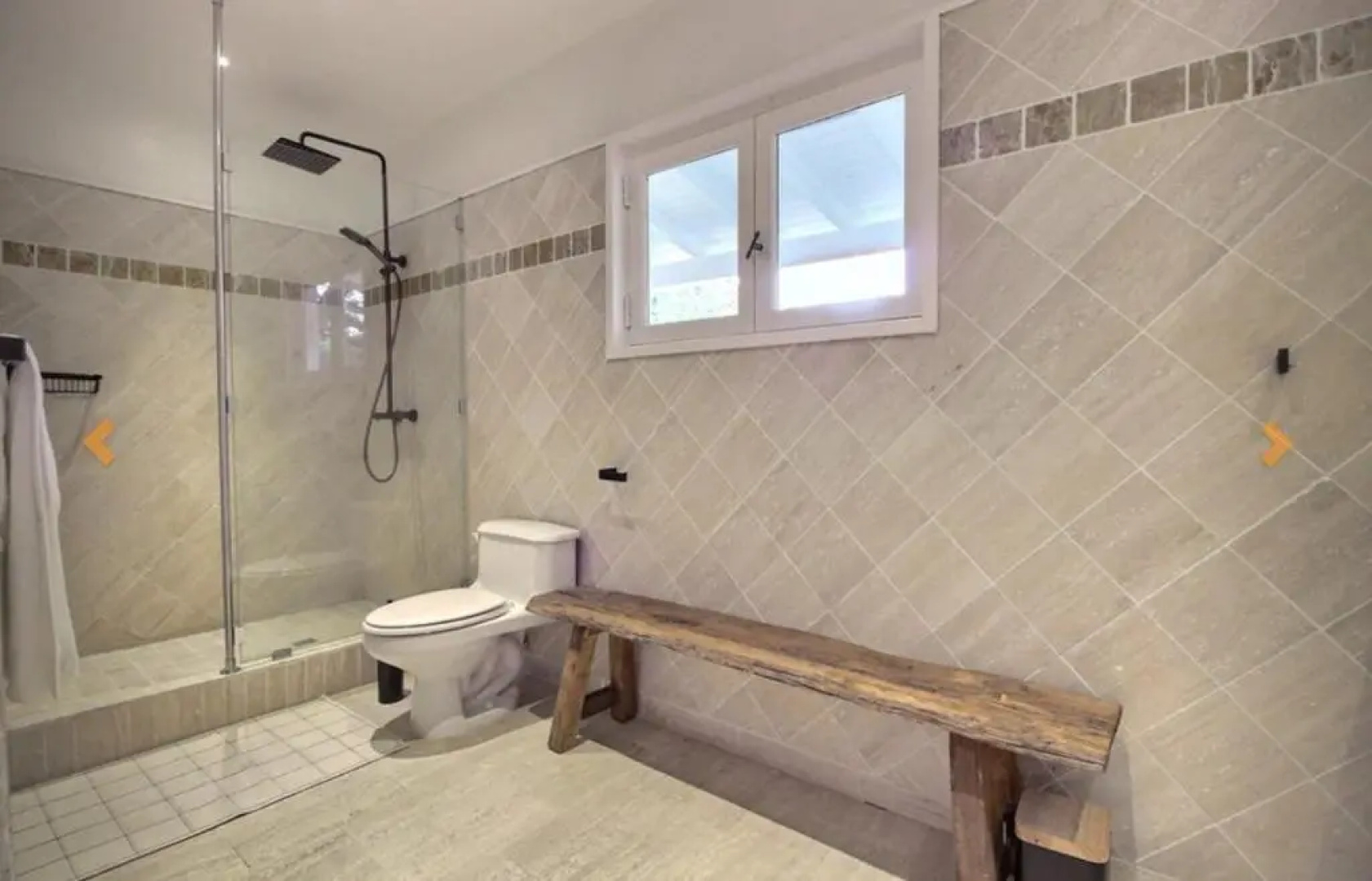 3 bedrooms villa at Les Terres Basses 200 m away from the beach with lake view private pool and enclosed garden