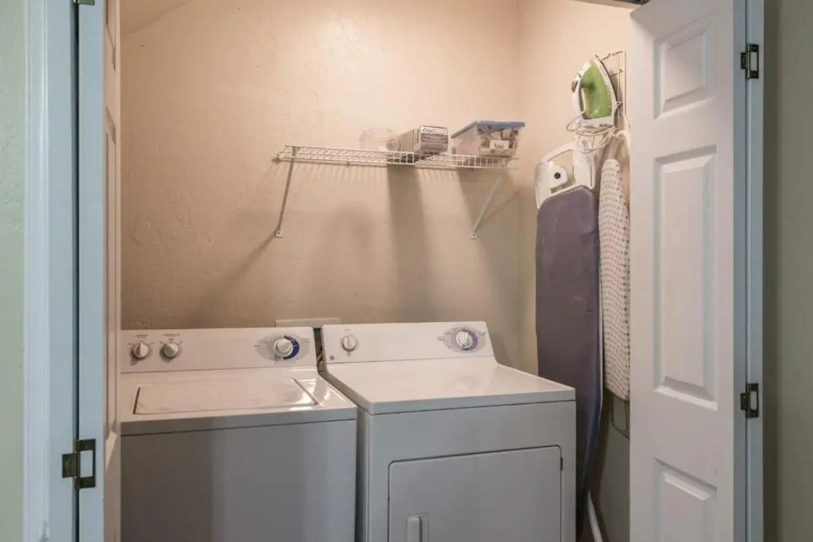 Alto Family Escape - Four Bedroom Cabin with Hot Tub