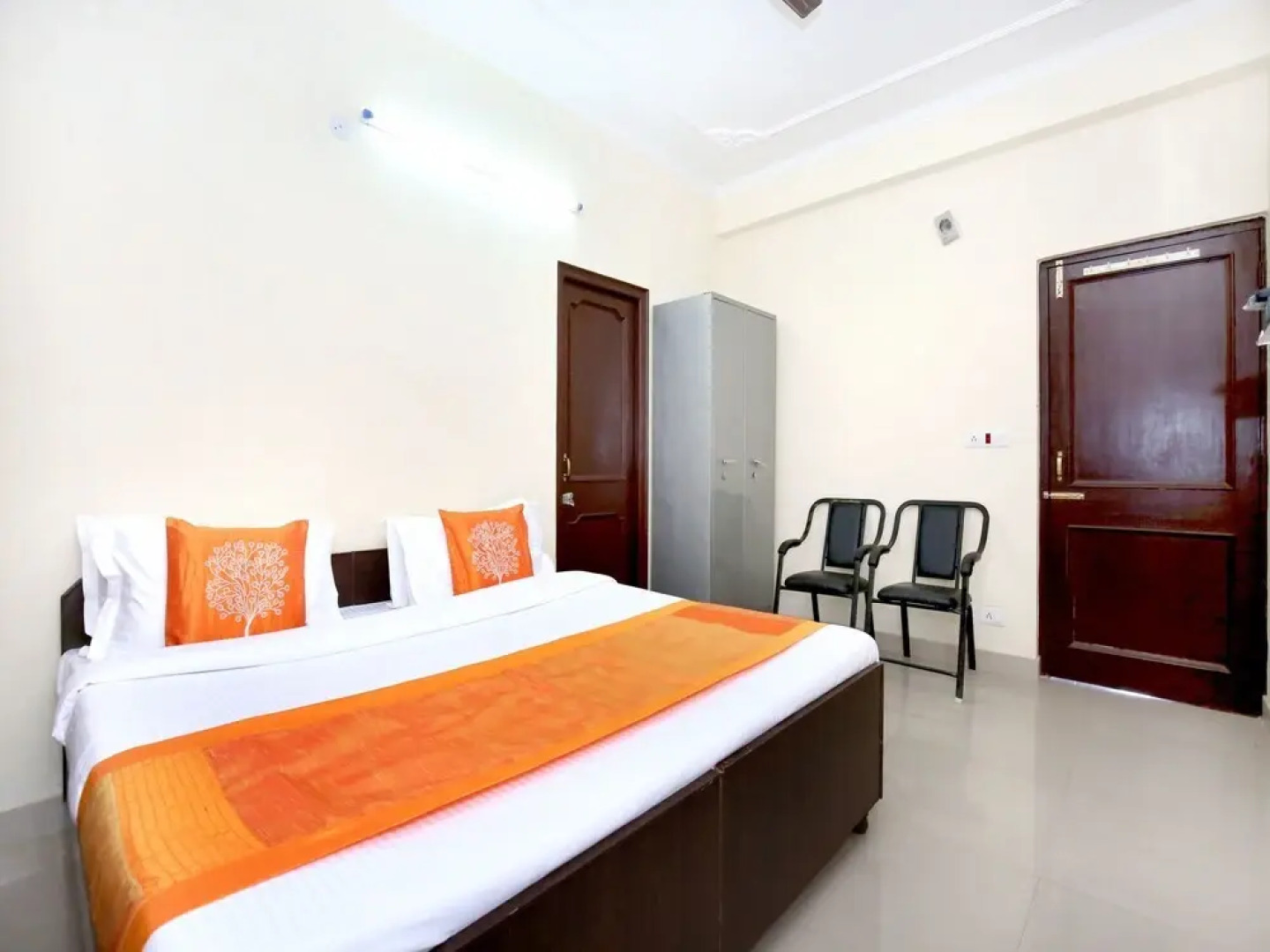 OYO 12734 Home Valley View Studio Kasauli