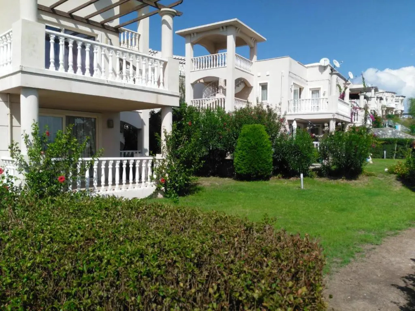 Flamingo Site, Garden Floor Daily Rent Apartment, Lake and Natural View, in Bodrum, A21