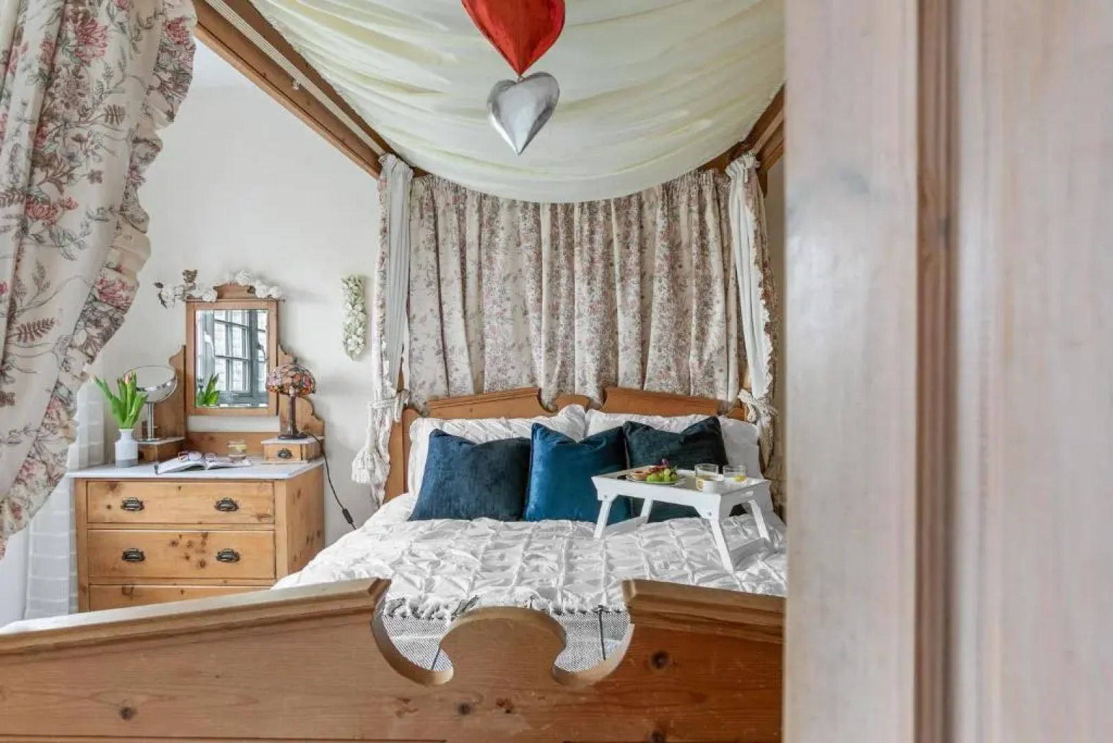 Beach Cottage - Nautical-themed Cottage in Central Totnes