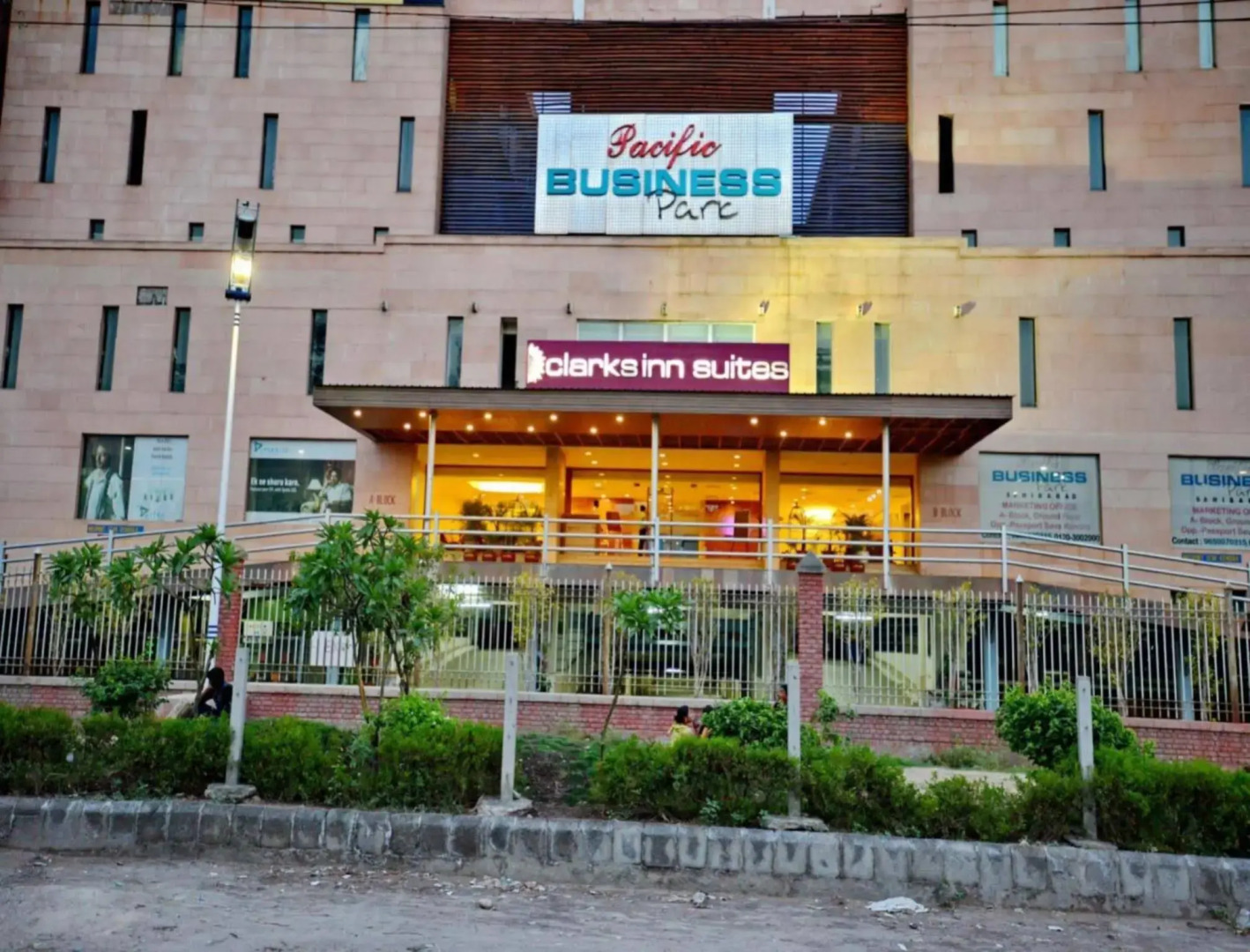 Clarks Inn Suites Delhi/NCR