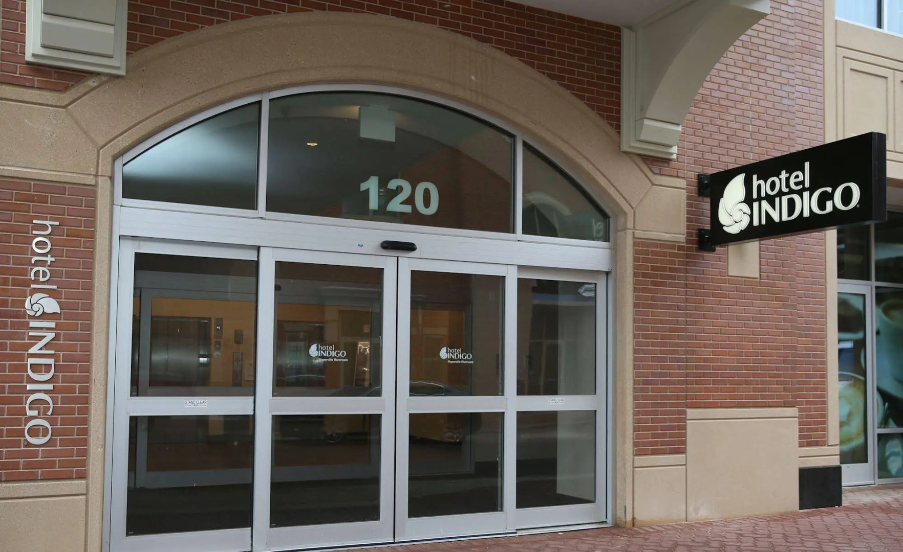 Hotel Indigo Naperville Riverwalk by IHG