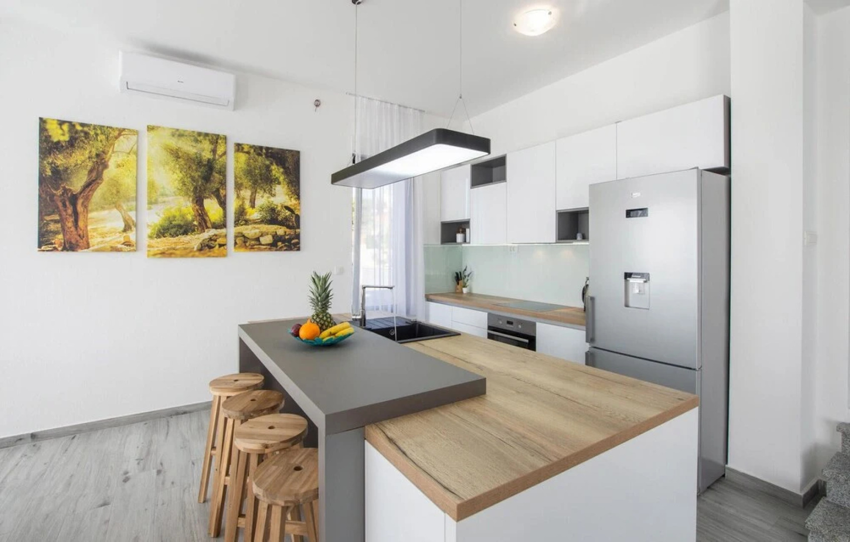 Nice Home in Kucine with WiFi, 4 Bedrooms & Hot Tub