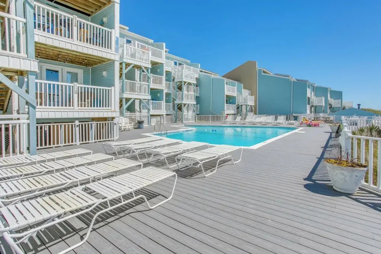 'salt & Light' Oceanfront Condo w/ Pool & Elevator