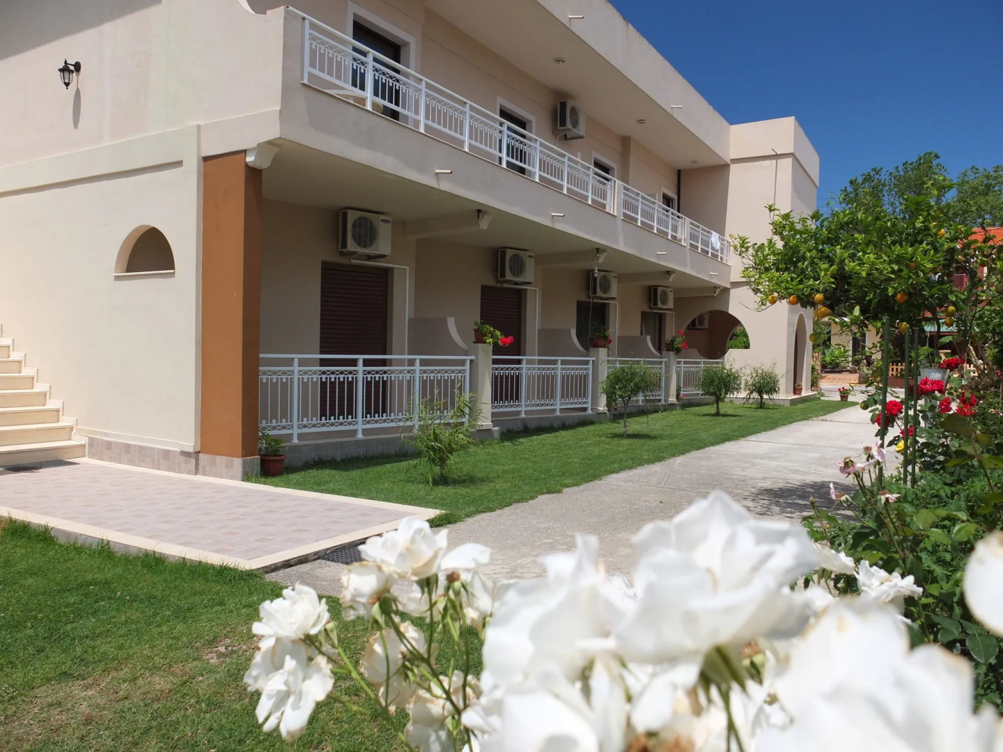 Toulas Apartments