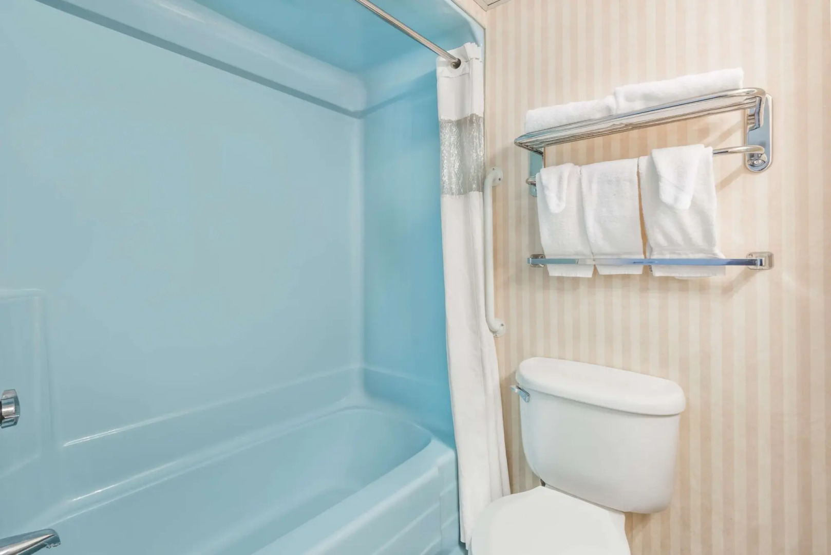 Howard Johnson by Wyndham Gillette