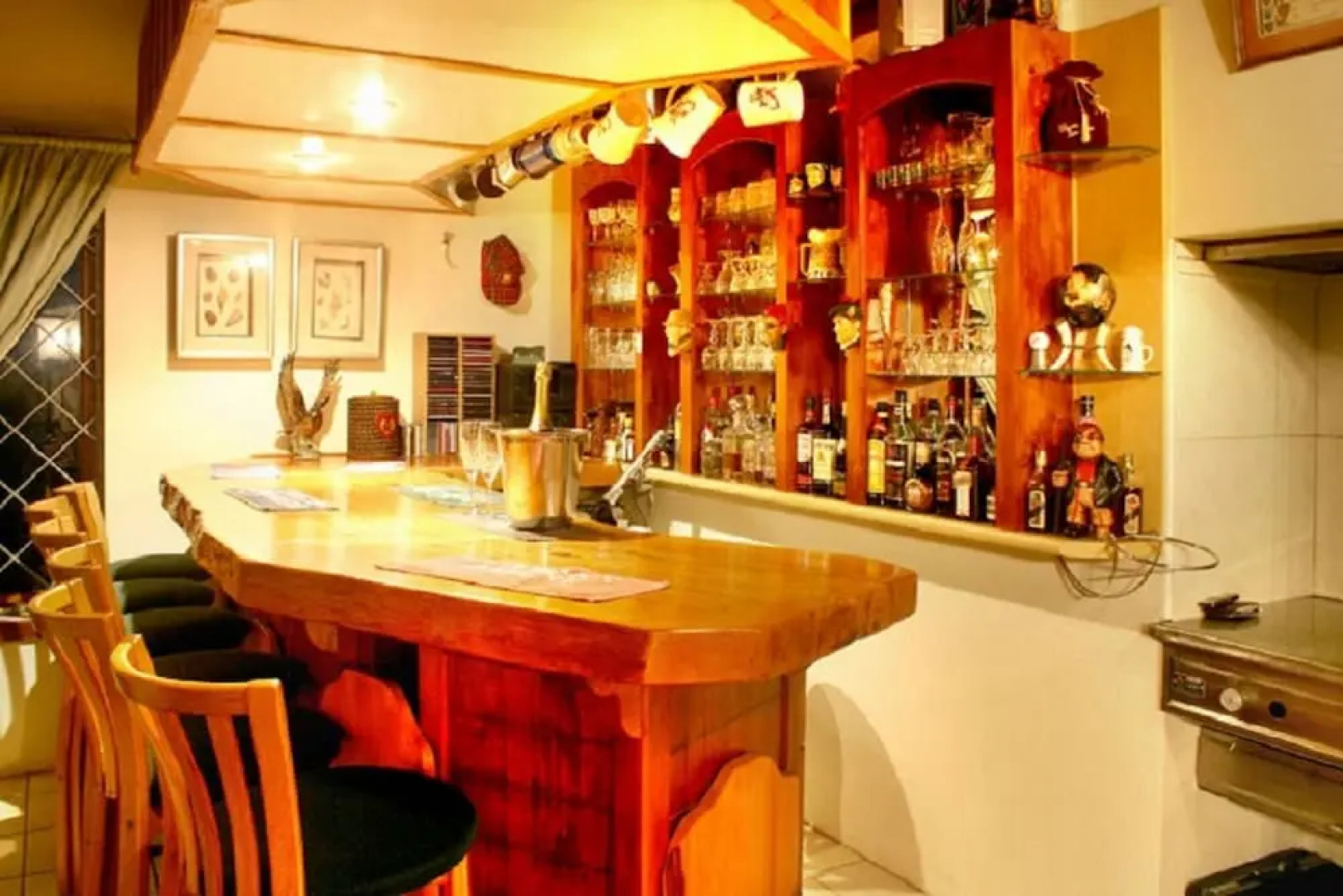 Cottage on the Hill Guest Lodge