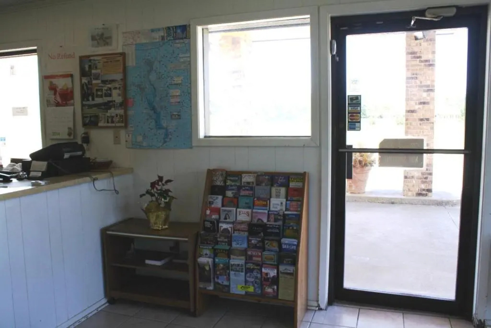 Lake Palestine Motor Inn