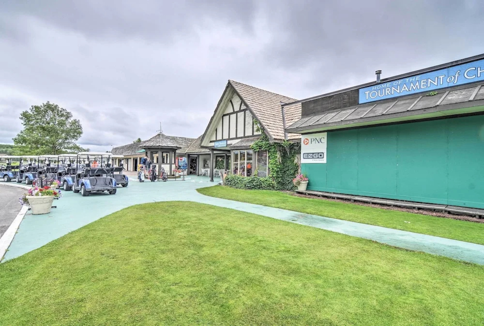 Slopeside Boyne Mtn Resort Condo w/ Deck!