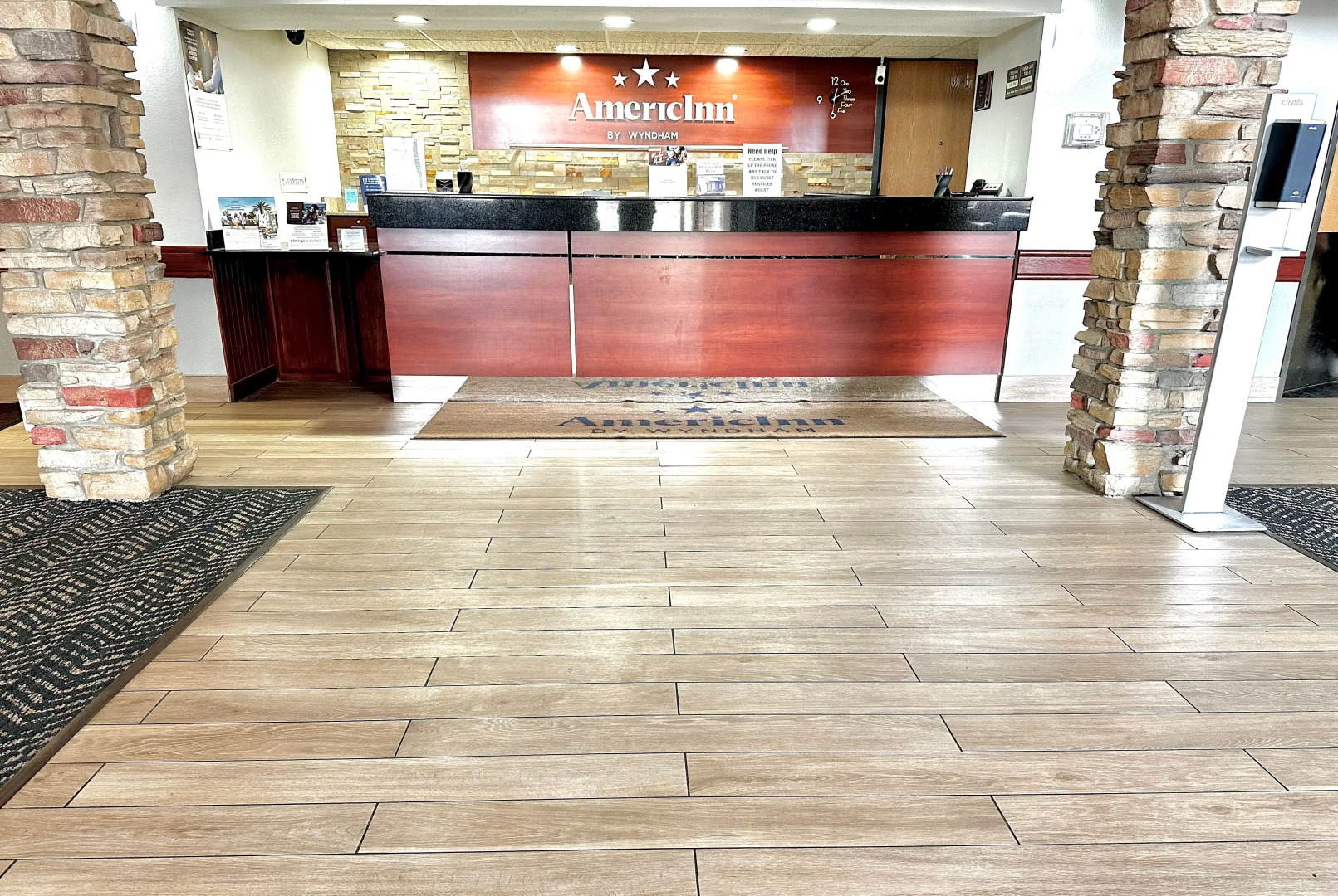 Americinn By Wyndham Shakopee Near Canterbury Park