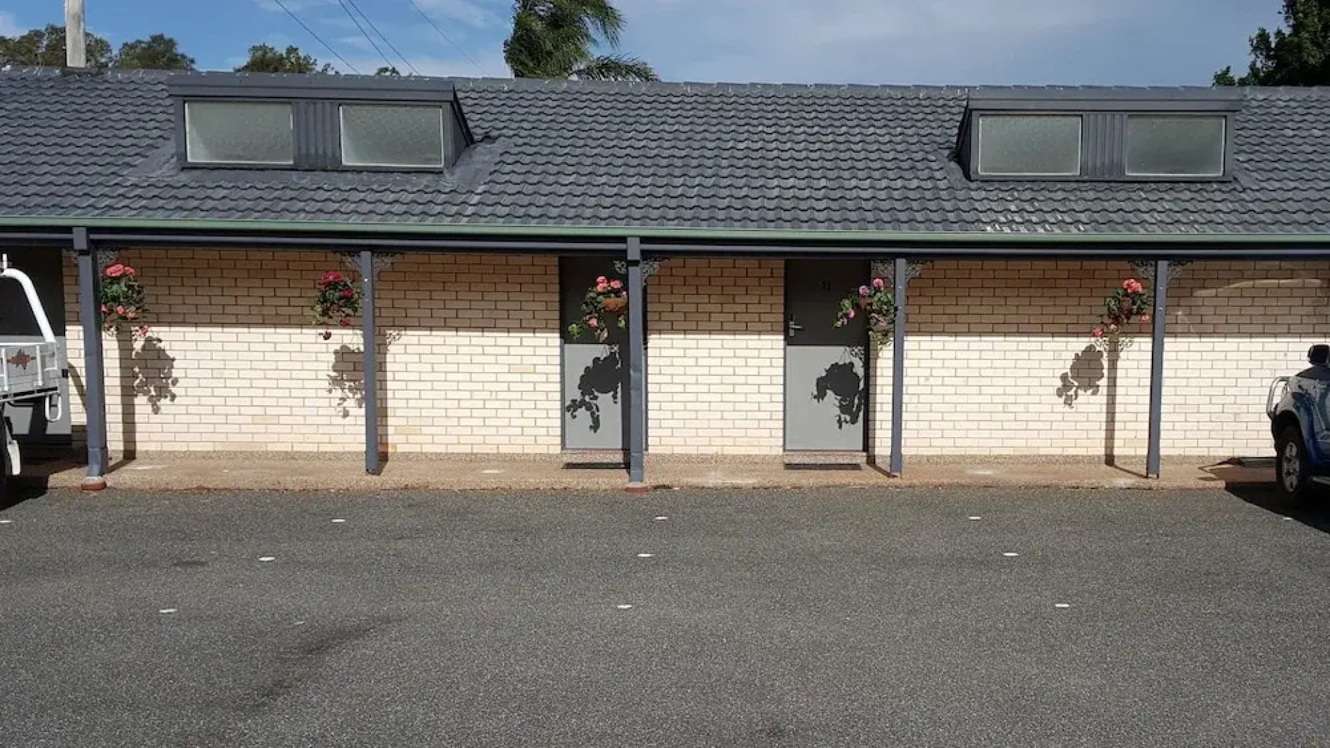 Hibiscus Lakeside Motel