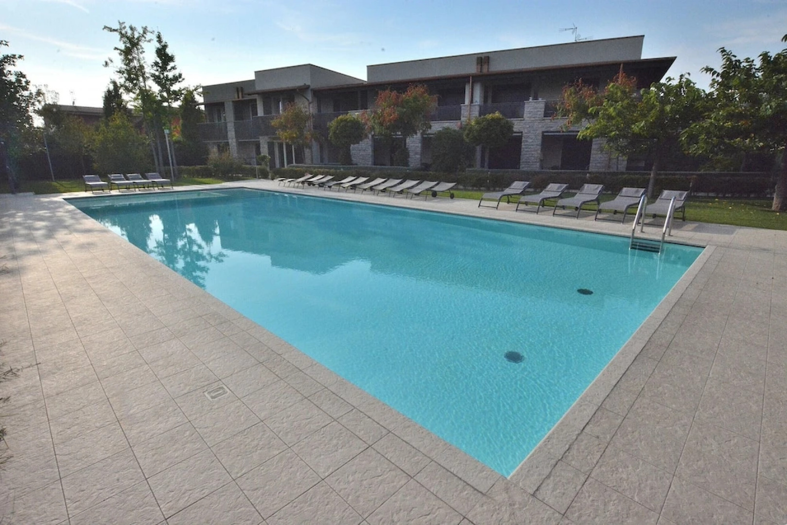 Apartment Berengario With Pool