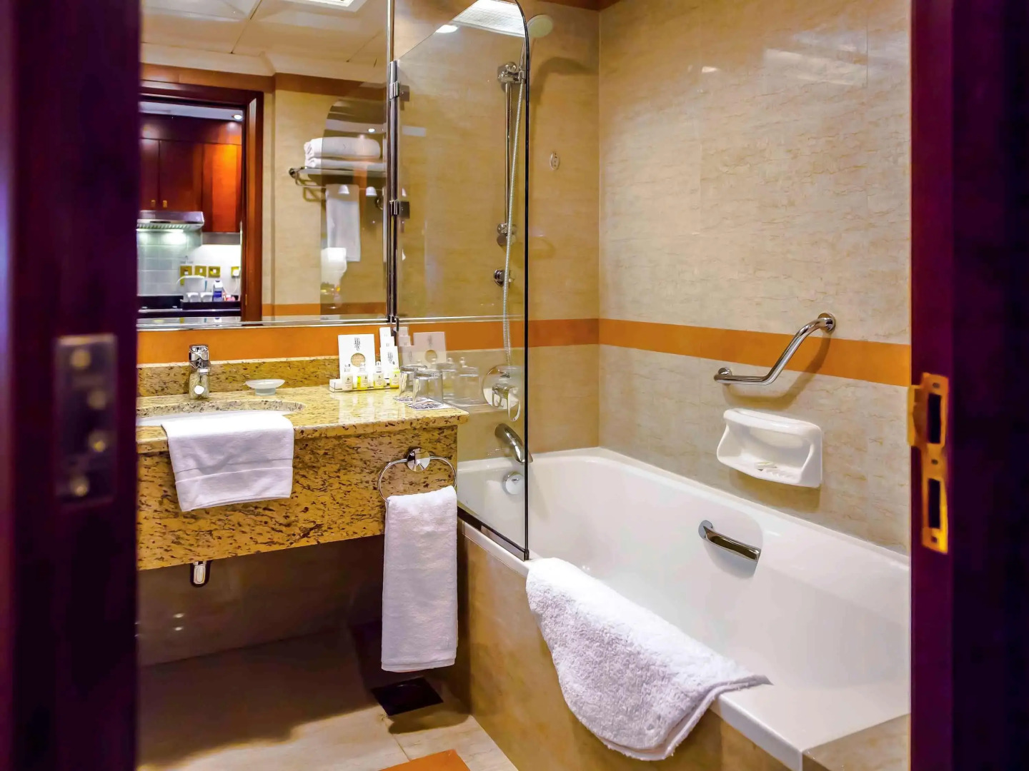 Majlis Grand Mercure Residence Abu Dhabi