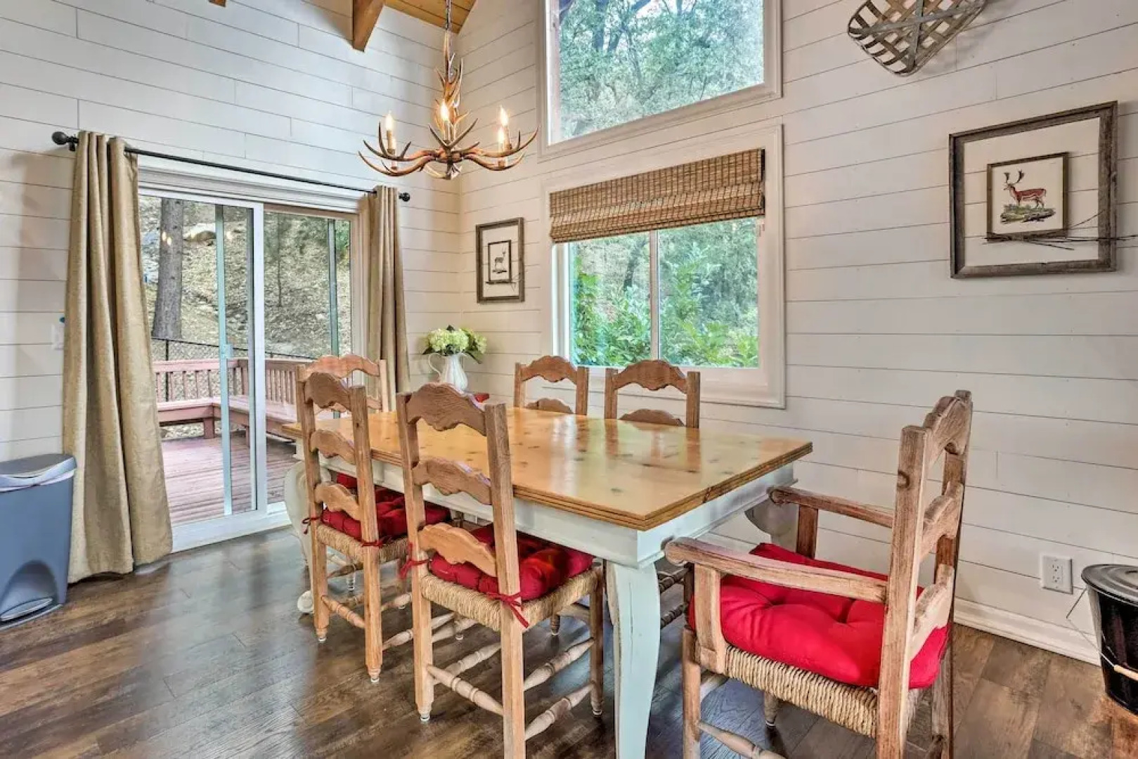 Lovely Lake Arrowhead Cabin w/ Furnished Deck