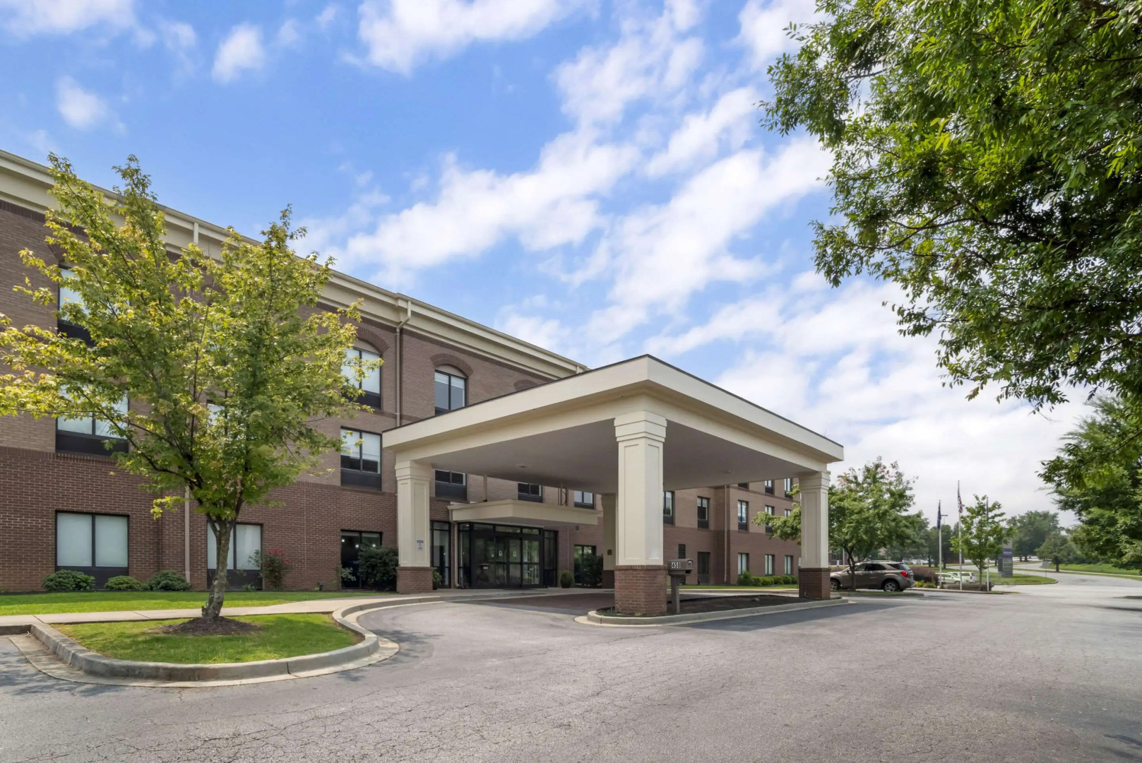 Comfort Suites At WestGate Mall