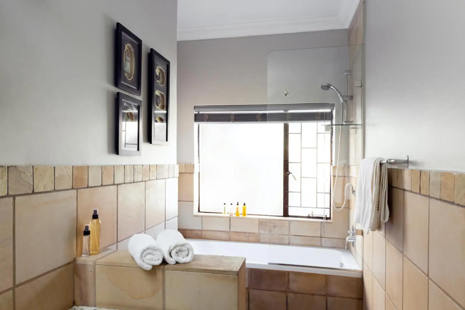 InnJoy Boutique Hotel