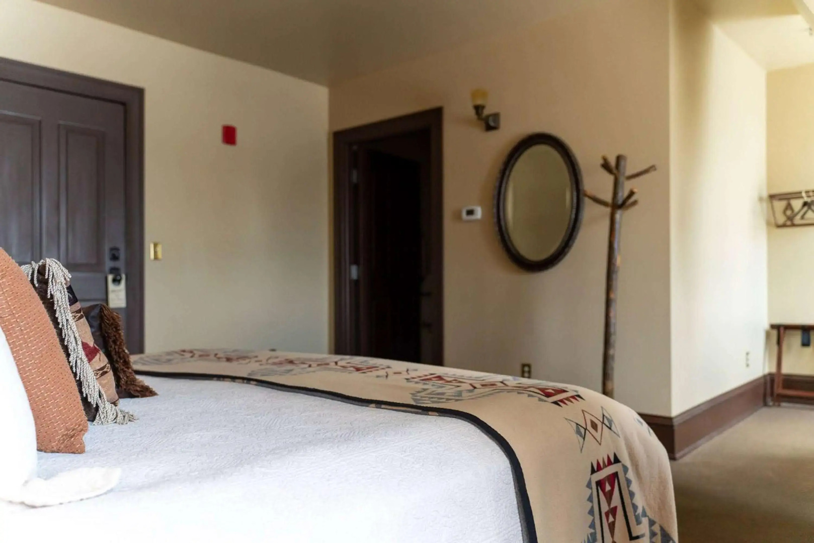 Sheridan Inn, B/W Signature Collection