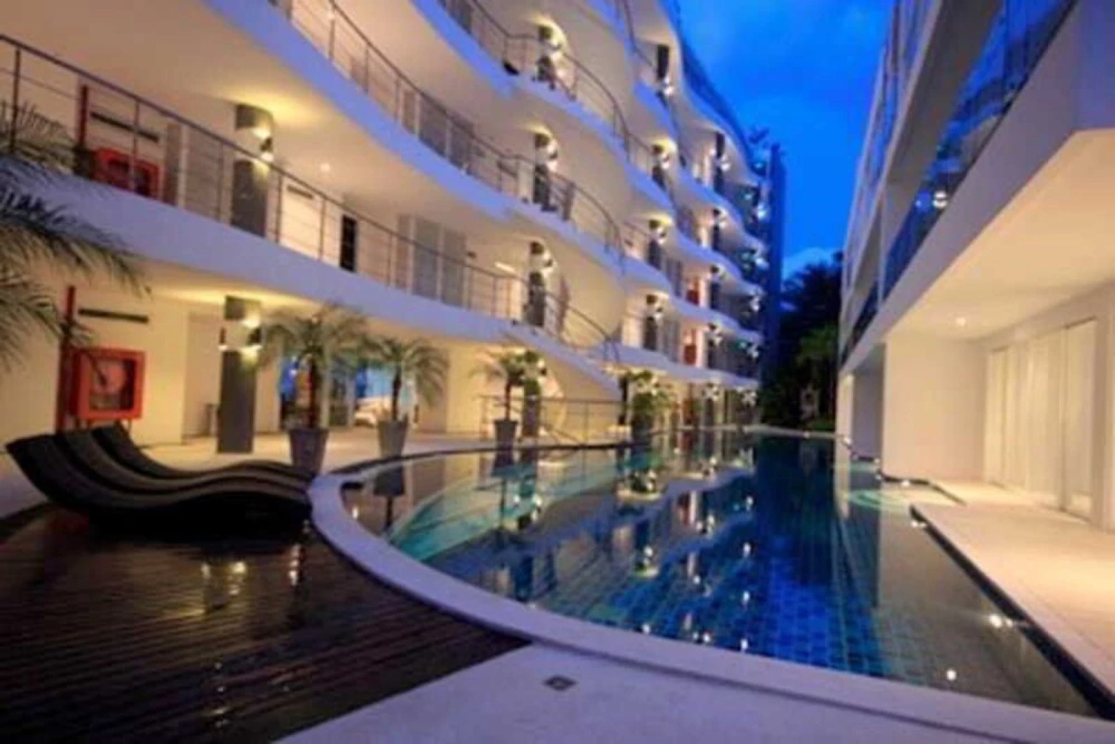 Sunset Plaza Holiday Apartment