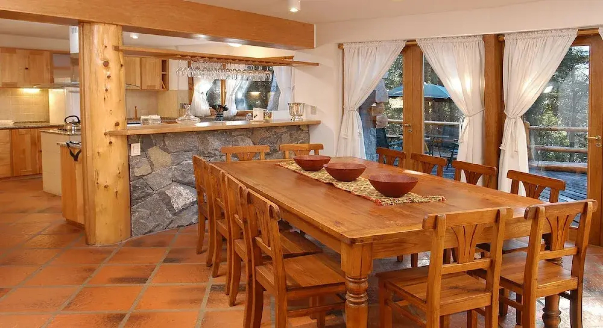Amazing 5 Bedrooms Chalet in Villa Traful VT1 by Apartments Bariloche