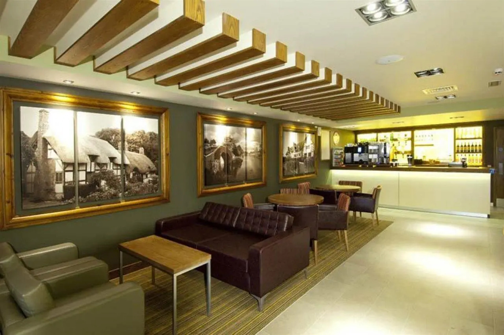 Premier Inn Stratford-Upon-Avon Central