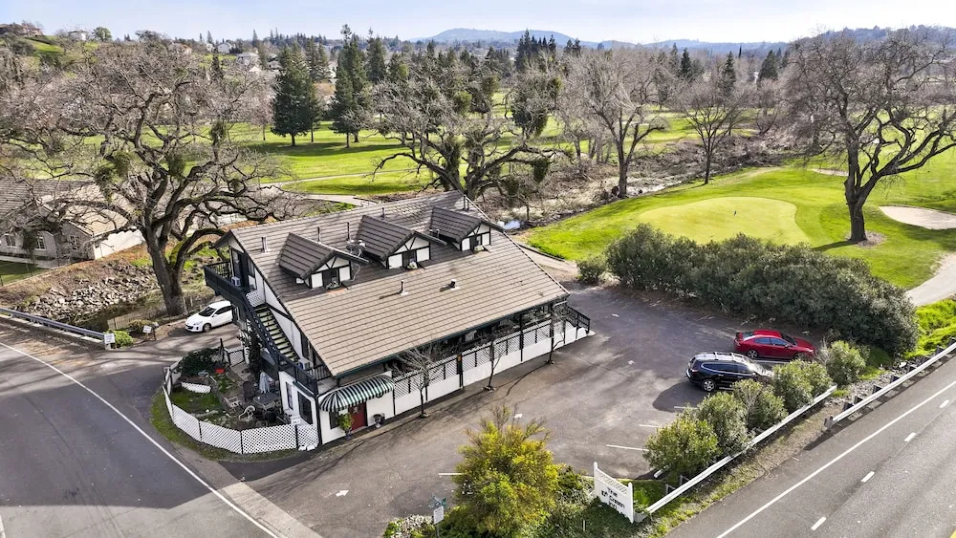 The 10th Green Inn