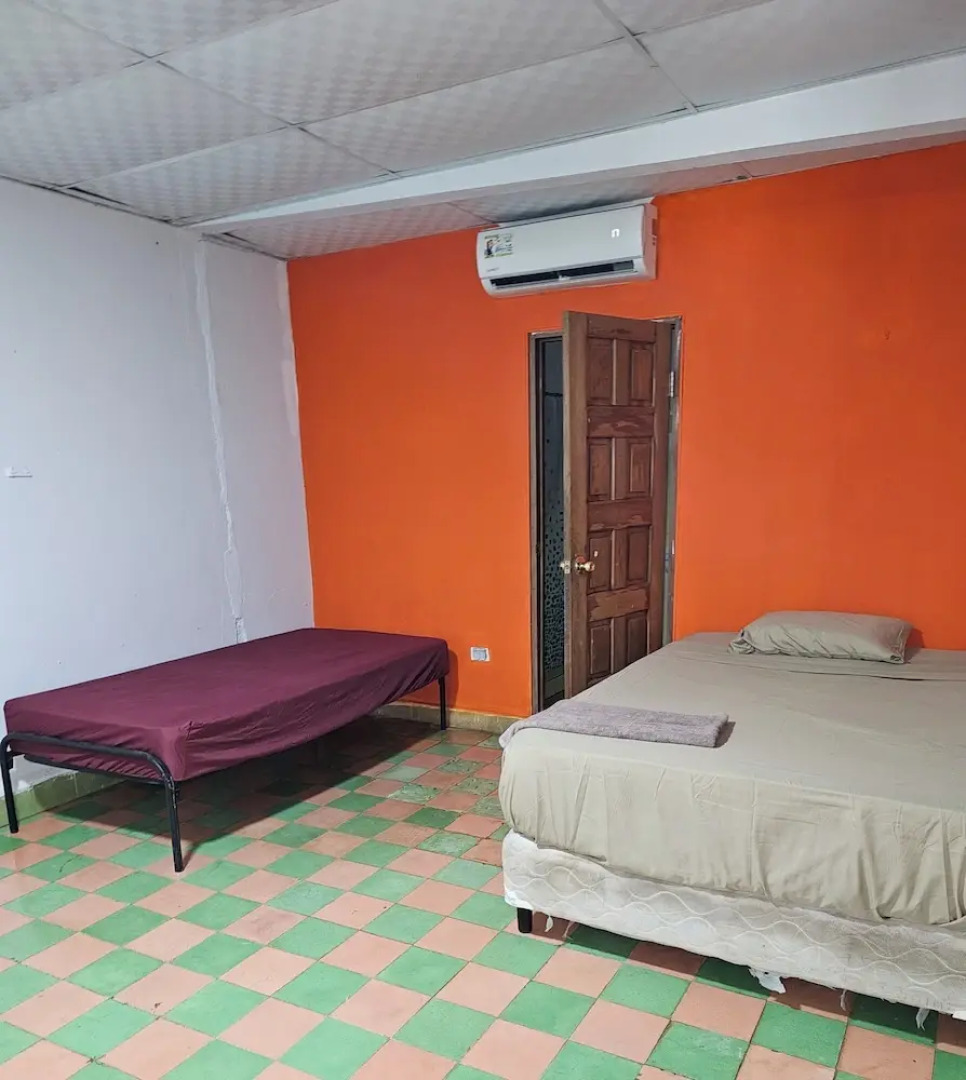 Cuartos independientes con baño privado