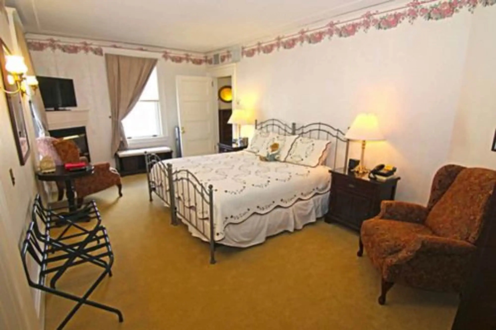 Gateways Inn & Restaurant