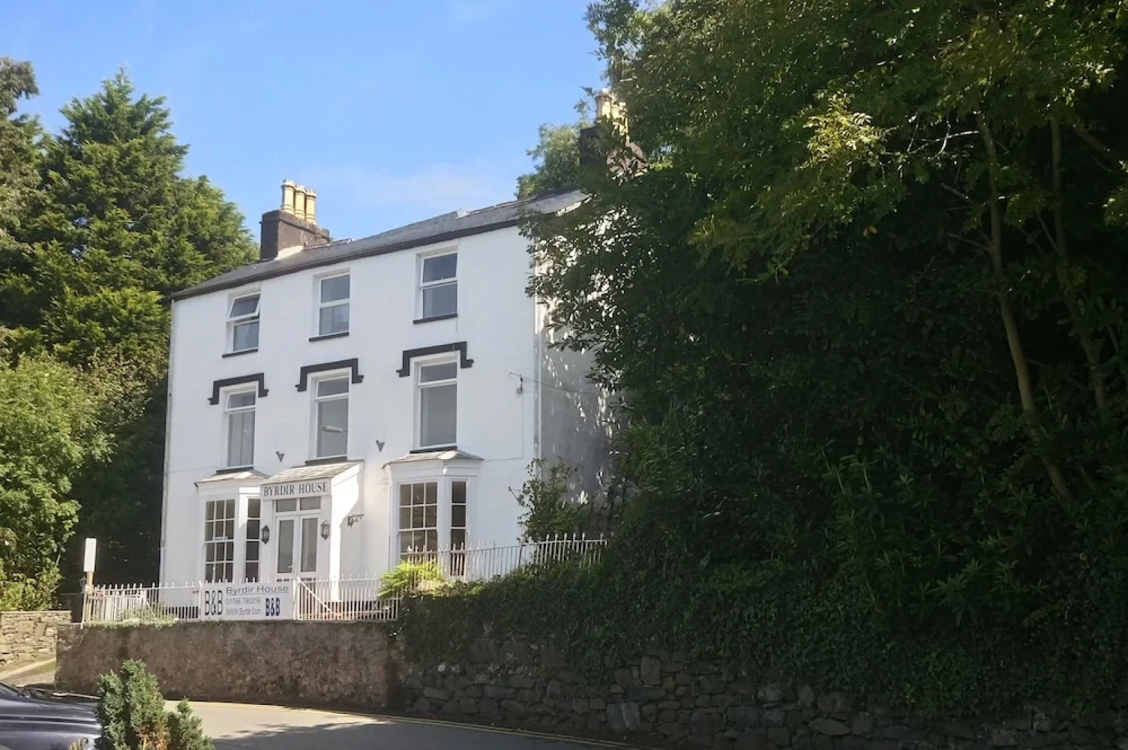 Byrdir House