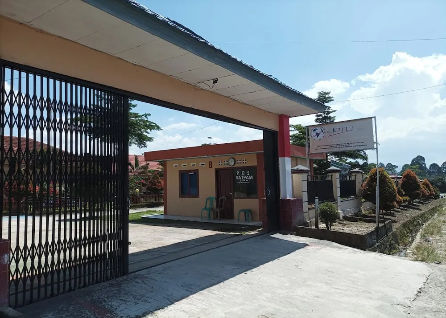 Robbani Edotel Liwa Syariah