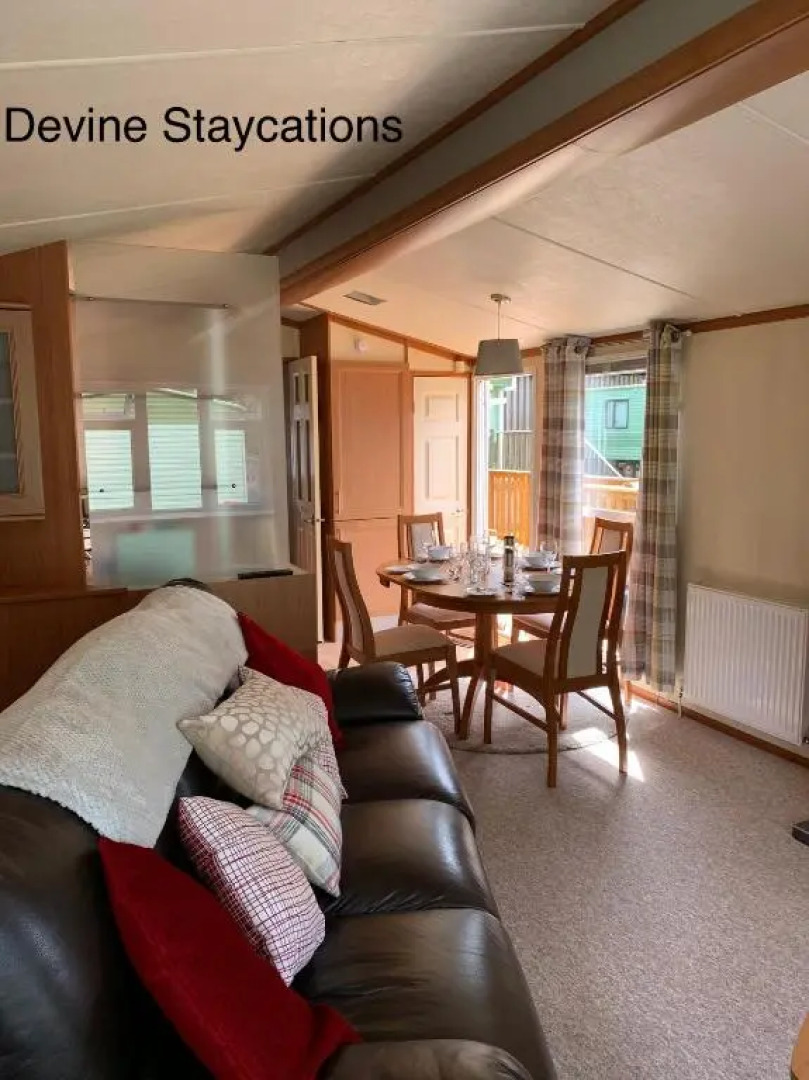 Devine's Caravan Sleeps 6 by River