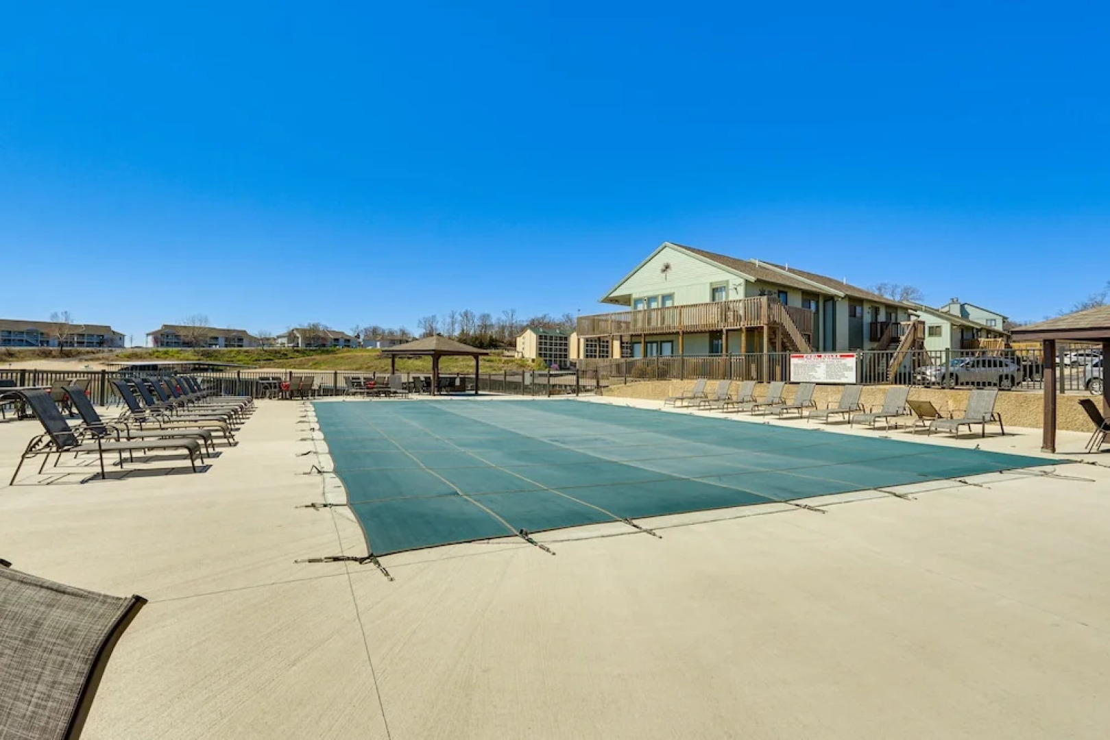 Village of Four Seasons Condo w/ Lake Access