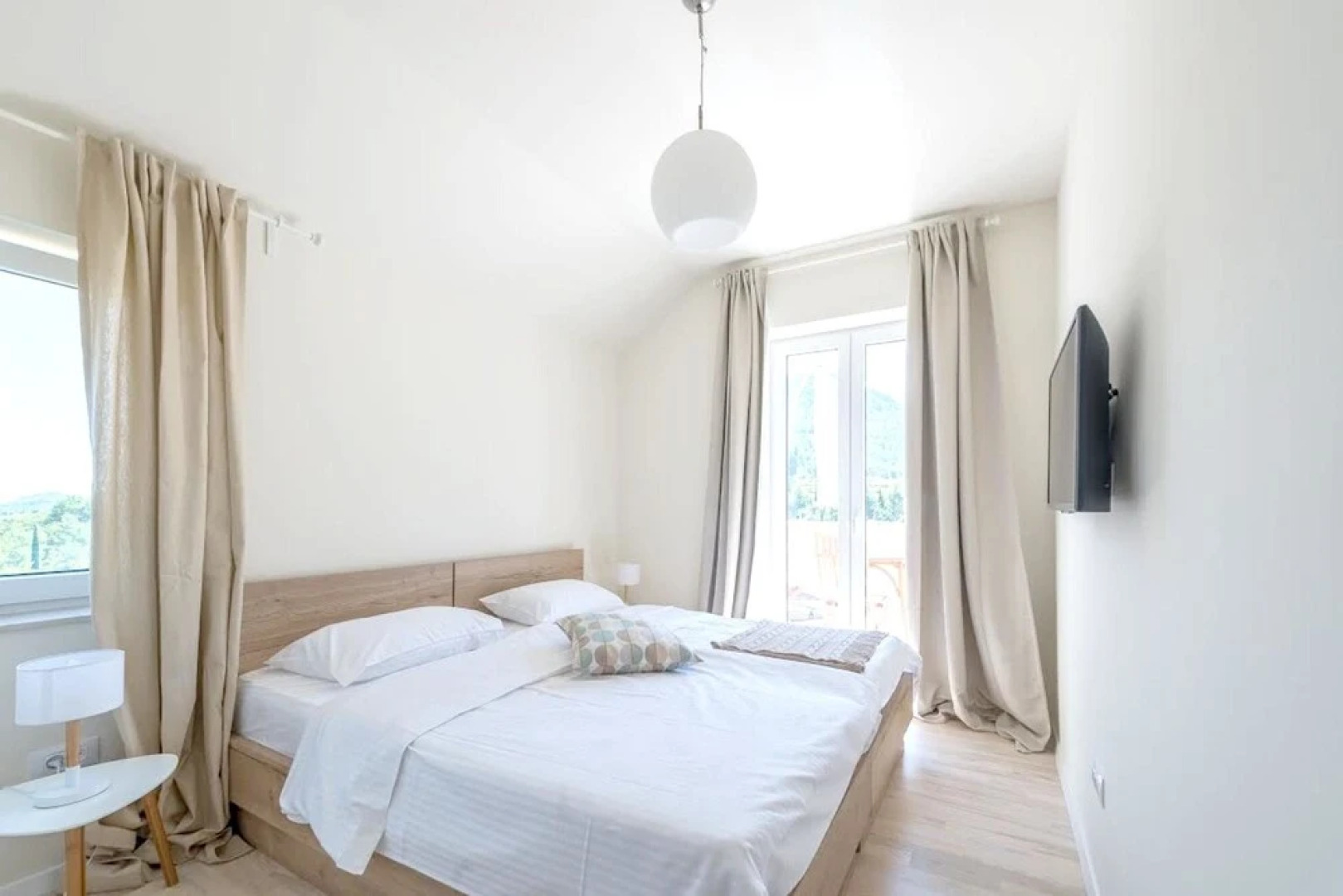 Villa With 4 Bedrooms in Pitve, With Wonderful sea View, Private Pool,