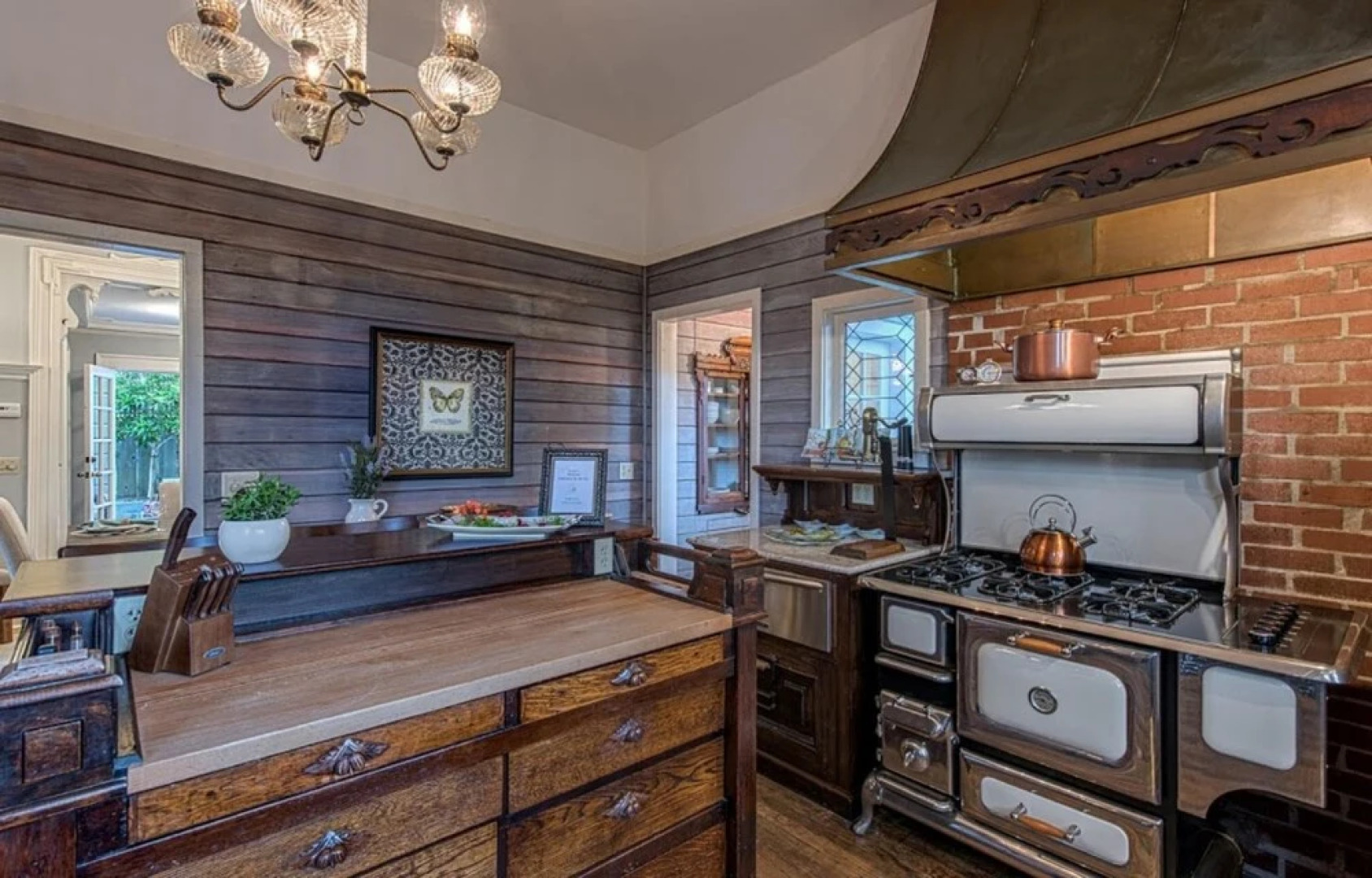 3749 Victorian Sanctuary by the Sea